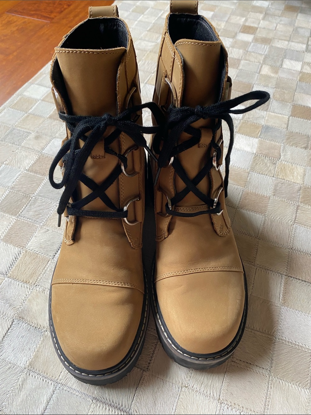 Sorel Men's Tan and Black Lace-Up Combat Boots